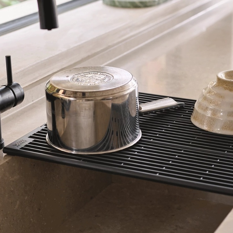 Diskunderlägg, över diskho, PLATFORM SINK DRAINER, Joseph Joseph, Grå i gruppen Förvaring / Köksförvaring / Diskställ och diskbänk hos SmartaSaker.se (40469)