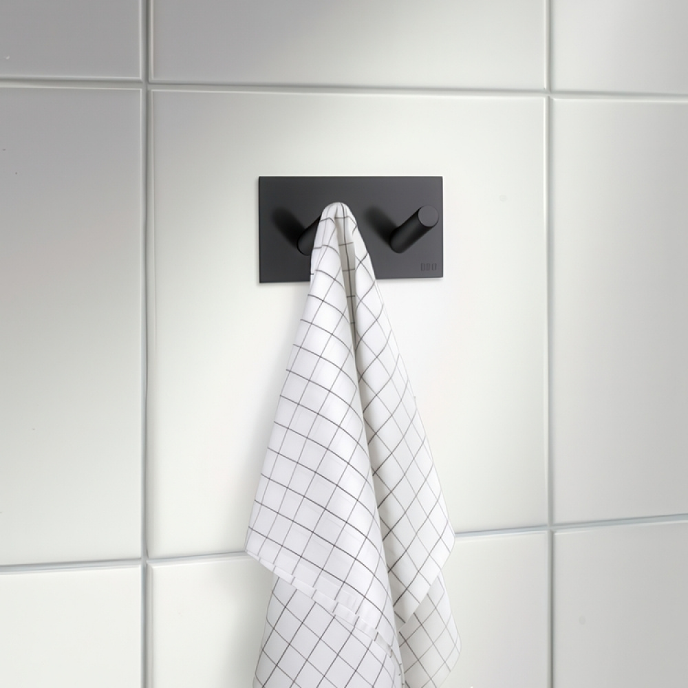 Dubbelkrok, Självhäftande, Kantig, BESLAGSBODEN, 9 x H 4,5 cm i gruppen Förvaring / Magneter och självhäftande / Självhäftande krokar hos SmartaSaker.se (40502)