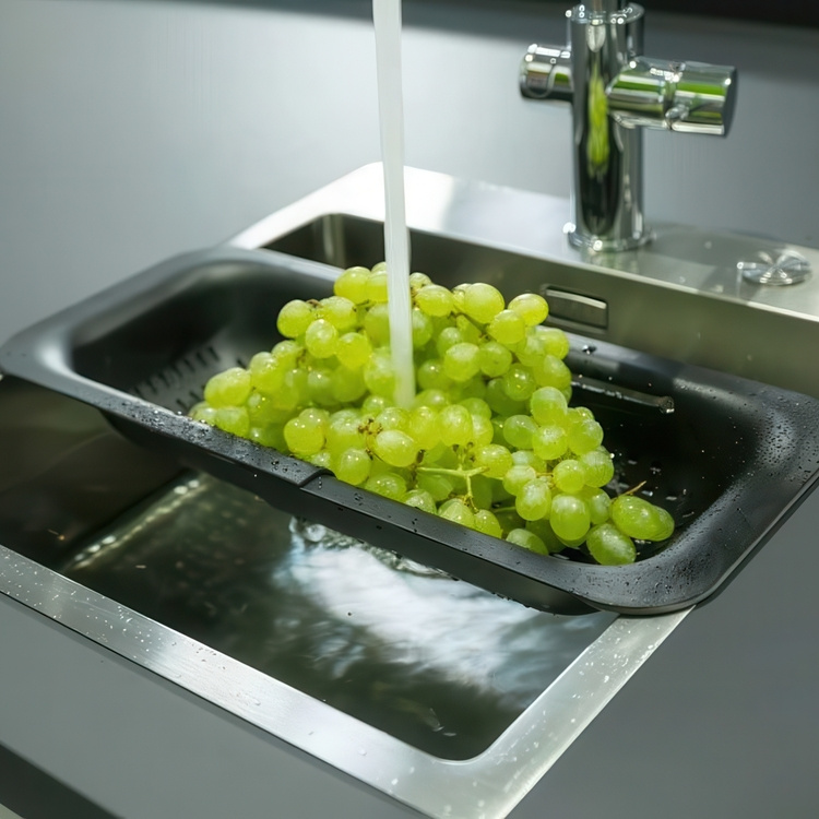 Durkslag, Över diskho, BLACK COLANDER, 36,5~50 x 20x H 7 cm, Svart i gruppen Förvaring / Köksförvaring / Diskställ och diskbänk hos SmartaSaker.se (40514)