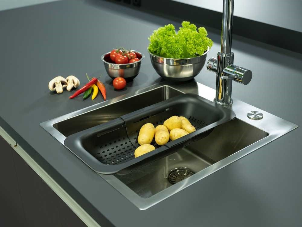 Durkslag, Över diskho, BLACK COLANDER, 36,5~50 x 20x H 7 cm, Svart i gruppen Förvaring / Köksförvaring / Diskställ och diskbänk hos SmartaSaker.se (40514)