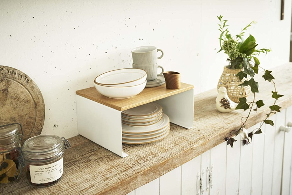 Extra hylla, TOSCA WOOD TOP, 30,5 x 22 x H 14,5 cm, Yamazaki, Vit / Trä i gruppen Förvaring / Köksförvaring / Organisera köksskåp hos SmartaSaker.se (40593)