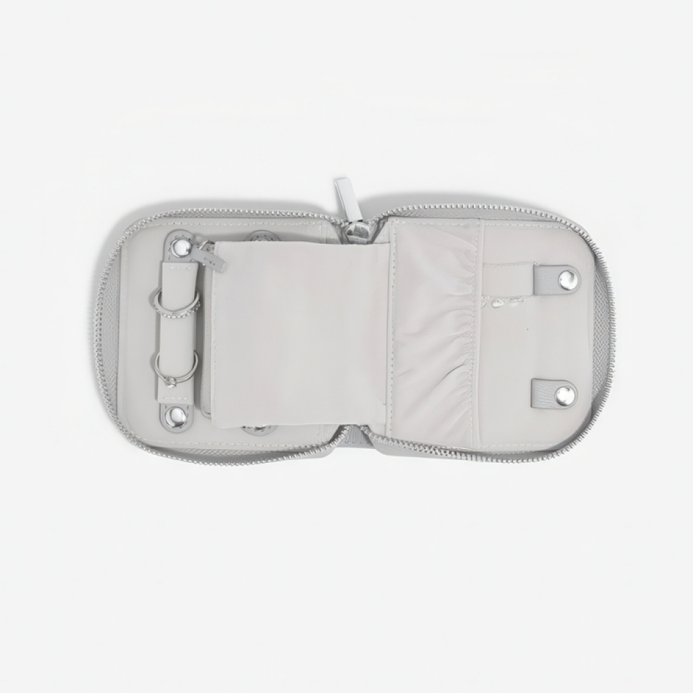 Fodral för smycken, STACKERS COMPACT JEWELLRY PURSE, 11 x 11 x 2,5 cm i gruppen Förvaring / Förvaring på resa / Smyckesförvaring för resa hos SmartaSaker.se (40612)