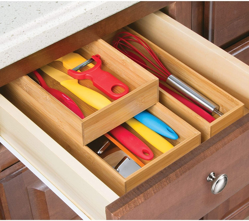 Förvaringsbricka i Bambu, Stapelbar, FORMBU DRAWER ORGANIZER , 30,5 x 7,6 x H 5,1 cm, Natur i gruppen Förvaring / Förvaringslådor / Småförvaring hos SmartaSaker.se (40674)