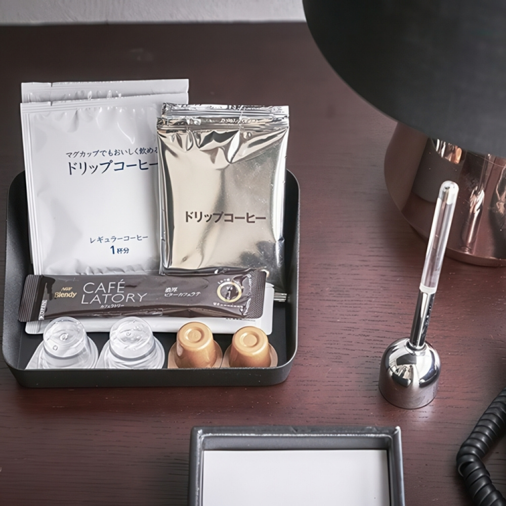 Förvaringsbricka i metall, TOWER AMENITY TRAY, 17,5 x 13,5 x H 5 cm, Yamazaki i gruppen Förvaring / Förvaringslådor / Småförvaring hos SmartaSaker.se (40678)