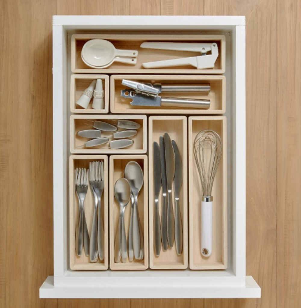 Förvaringsbricka, THE HOME EDIT SMALL DRAWER ORGANIZER, 7,6 x 15,2 x H 5,1 cm, Natur i gruppen Förvaring / Köksförvaring / Förvaringslådor och burkar hos SmartaSaker.se (40709)