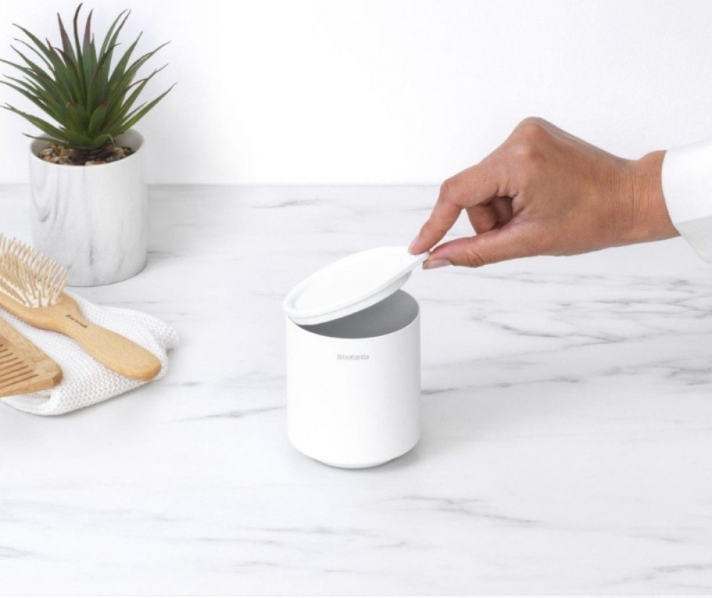 Förvaringsburk i metall, BRABANTIA MINDSET, Ø 8 x H 9,5 cm, Vit i gruppen Förvaring / Badrumsförvaring / Sminkförvaring hos SmartaSaker.se (40715)