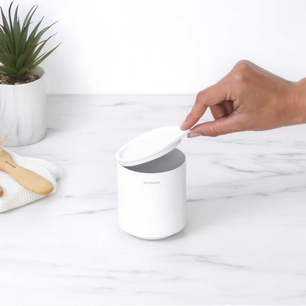 Förvaringsburk i metall, BRABANTIA MINDSET, Ø 8 x H 9,5 cm, Vit i gruppen Förvaring / Badrumsförvaring hos SmartaSaker.se (40715)