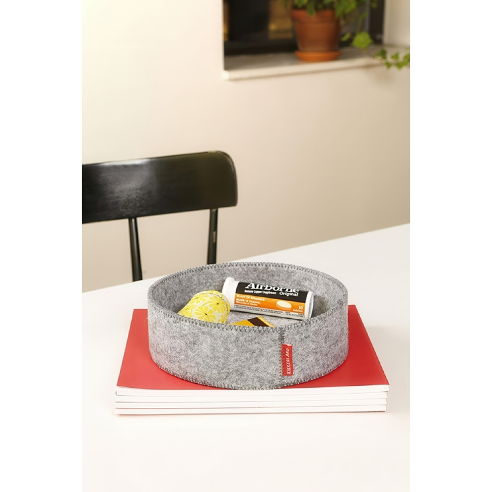 Förvaringsfat i filt, 2 st, ROUND CATCH-ALL TRAYS, Grå i gruppen Förvaring / Garderobsförvaring / Sorteringslådor hos SmartaSaker.se (40724)