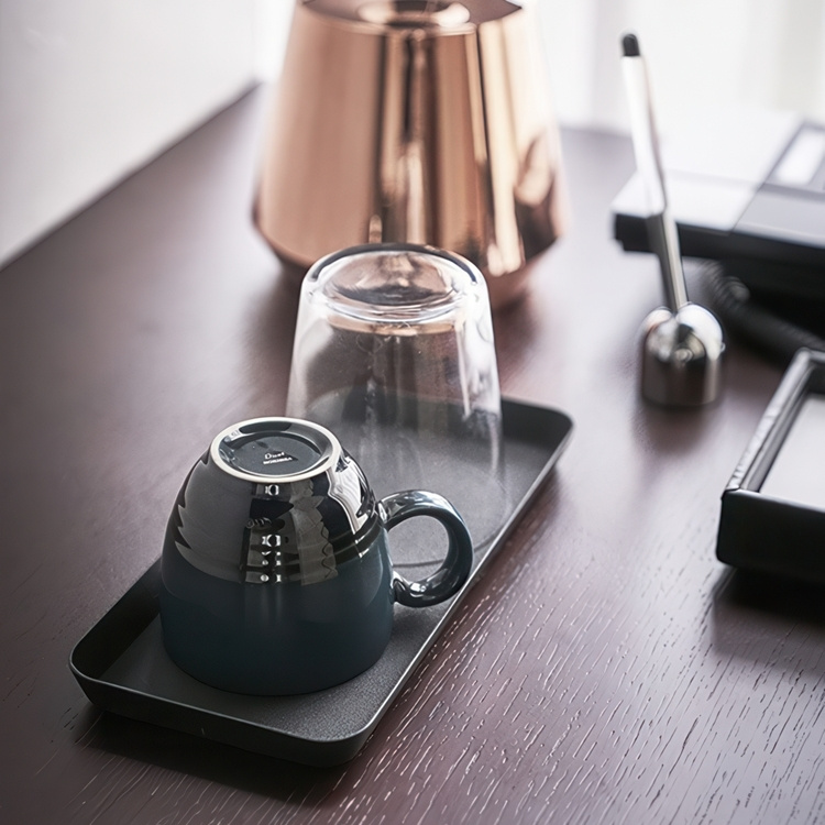 Förvaringsfat i metall, TOWER AMENITY TRAY, 22 x 10 x H 1,5 cm, Yamazaki i gruppen Förvaring / Badrumsförvaring hos SmartaSaker.se (40725)