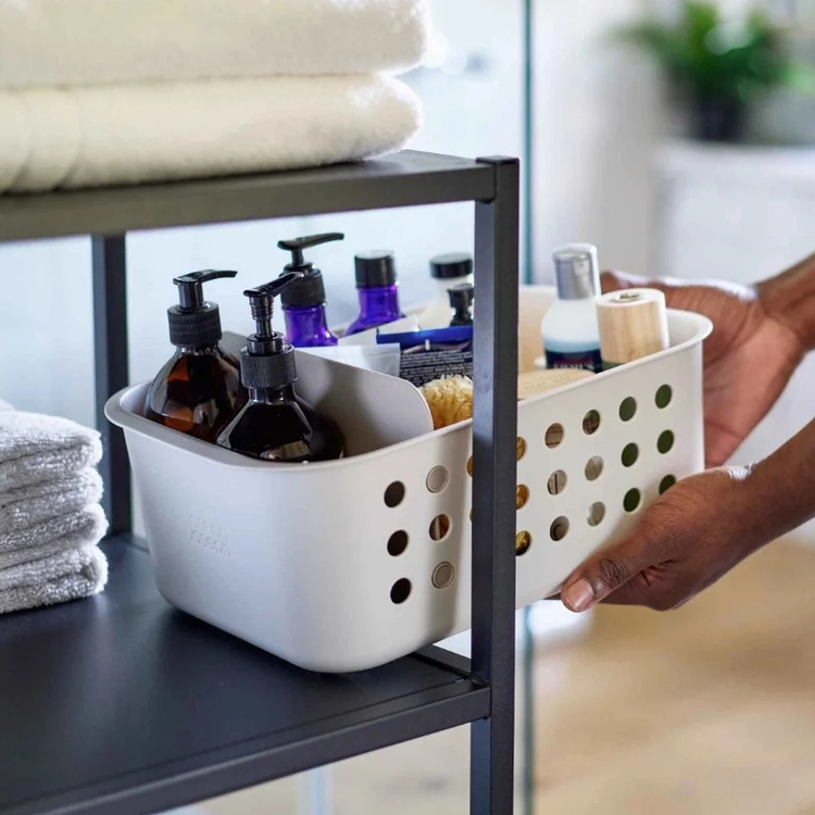 Förvaringskorg med avdelare, EASY STORE LARGE, 24 x 35 x H 15,8 cm , Joseph Joseph, Ljusgrå i gruppen Förvaring / Förvaringslådor / JosephJoseph förvaringslådor hos SmartaSaker.se (40752)