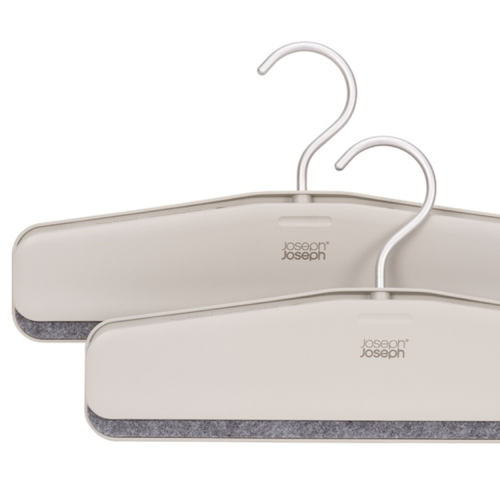 Galgar för byxor och kjolar, 2 st, ORDERLY EASY GRIP, Joseph Joseph, Grå-Beige i gruppen Förvaring / Garderobsförvaring / Galgar och hängare hos SmartaSaker.se (40900)