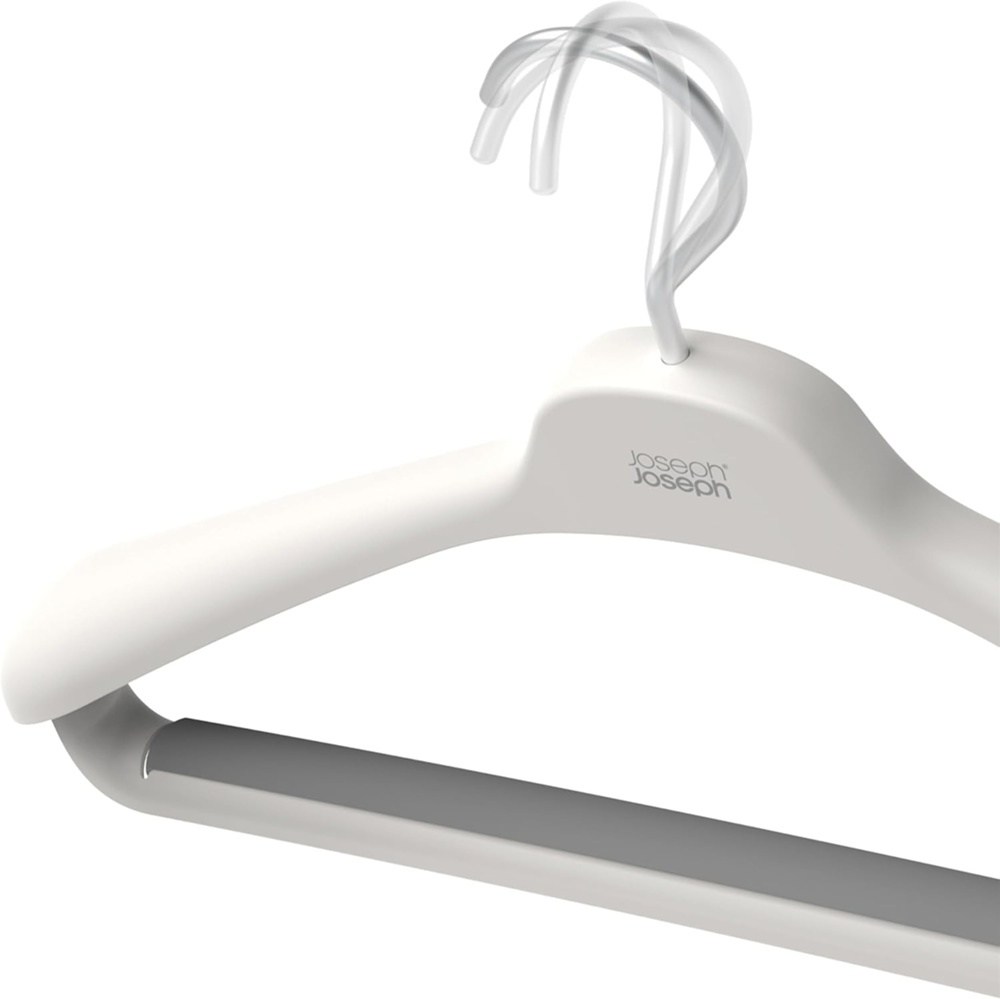 Galgar, 2 st, ORDERLY SUIT HANGERS, Joseph Joseph, 42 cm, Grå-Beige i gruppen Förvaring / Garderobsförvaring / Galgar och hängare hos SmartaSaker.se (40914)