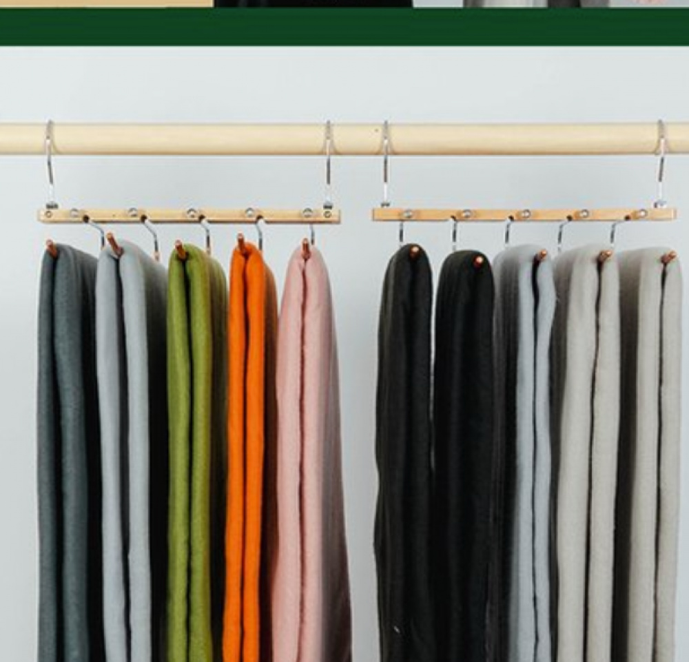 Galge för 5 par byxor, CASCADE PANT HANGER, Natur / Grå i gruppen Förvaring / Garderobsförvaring / Galgar och hängare hos SmartaSaker.se (40928)