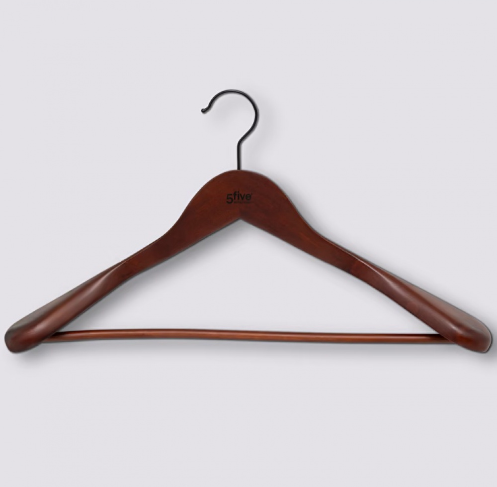 Galge i trä för kostym, THE ORGINAL WIDE SHOULDER, 45 cm, Brun i gruppen Förvaring / Garderobsförvaring / Galgar och hängare hos SmartaSaker.se (40970)