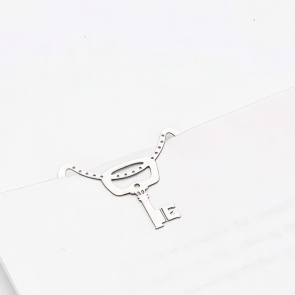 Gem i form av halsband E-CLIPS - NECKLACE, 16 st, Midori, Silver i gruppen Förvaring / Kontorsmaterial hos SmartaSaker.se (40993)