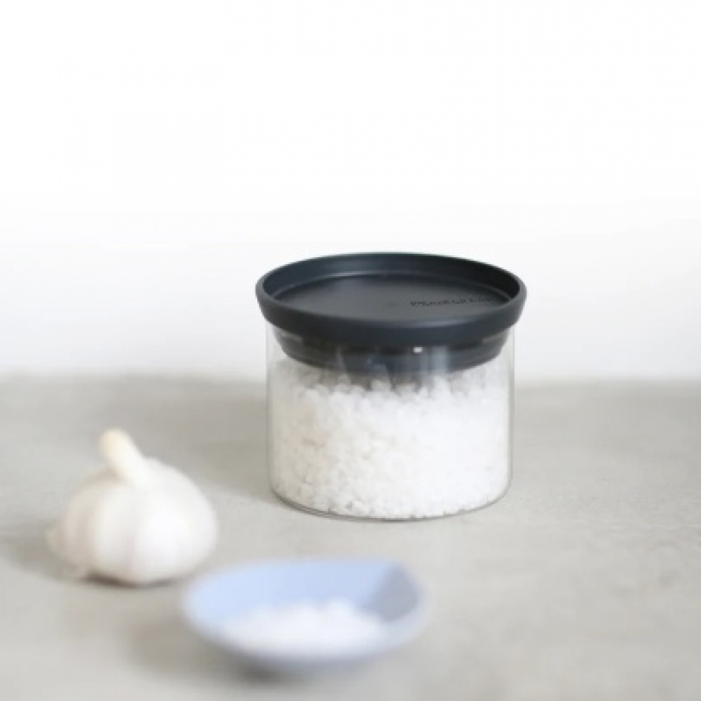 Glasburk 0,3L, STACKABLE SMALL JAR, Ø 10,4 x H 8,5 cm, Brabantia, Klar / Mörkgrå i gruppen Förvaring / Köksförvaring / Förvaringslådor och burkar / Brabantia hos SmartaSaker.se (41003)
