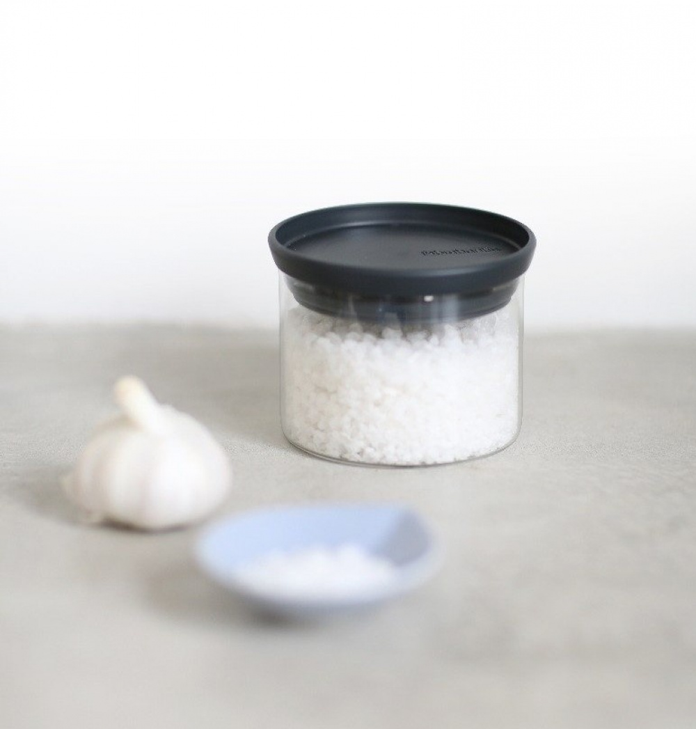 Glasburk 0,3L, STACKABLE SMALL JAR, Ø 10,4 x H 8,5 cm, Brabantia, Klar / Mörkgrå i gruppen Förvaring / Köksförvaring / Förvaringslådor och burkar / Brabantia hos SmartaSaker.se (41003)