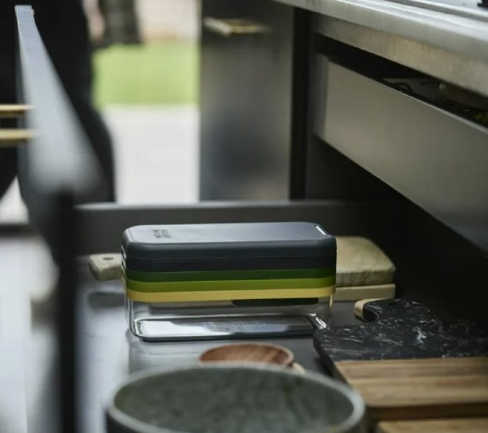 Hacka, riv, skiva och strimla, 4-IN-1 MULTI-PREP, Joseph Joseph, Grön / Gul i gruppen Förvaring / Köksförvaring hos SmartaSaker.se (41058)