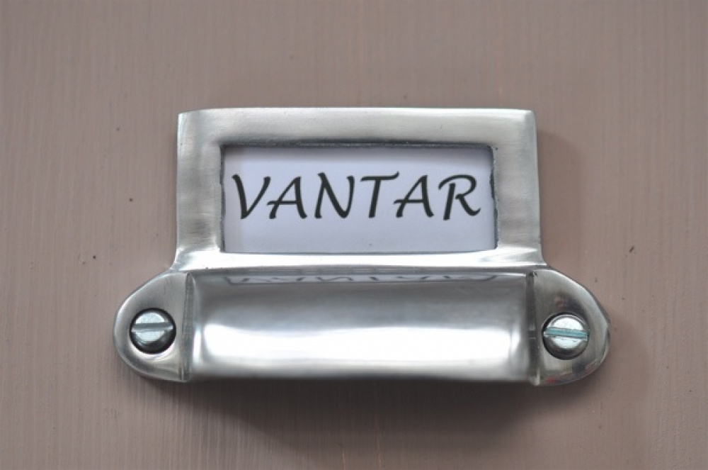 Handtag med etikett hållare, EXMEZ, 7 x H 4 cm, Silver i gruppen Förvaring / Magneter och självhäftande / Skyltar och etiketter hos SmartaSaker.se (41063)