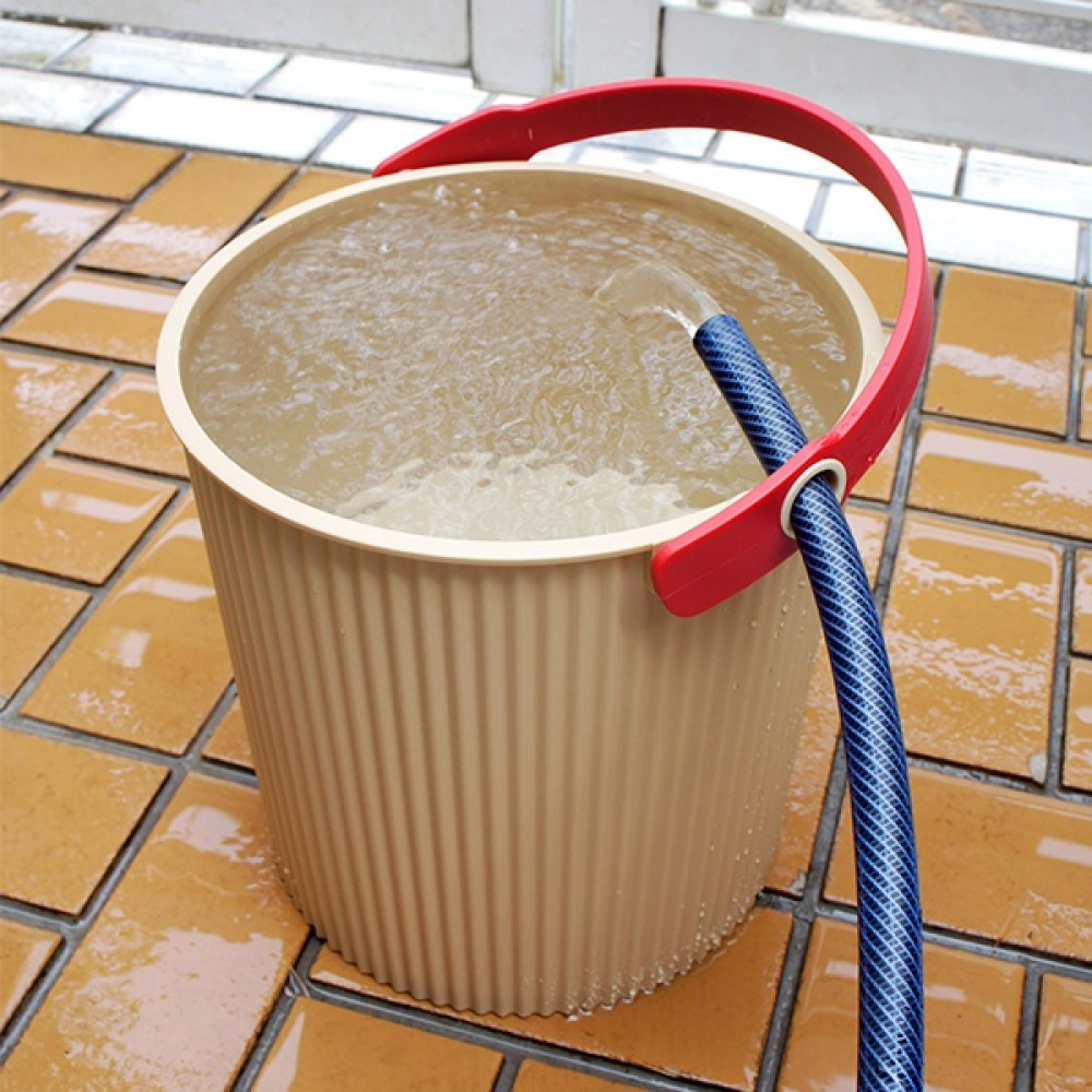 Hink / korg med lock, CAFE AU LAIT LARGE OMNIOUTIL, 20L, Beige / röd i gruppen Förvaring / Förråd- och garageförvaring / Korgar och hinkar hos SmartaSaker.se (41092)