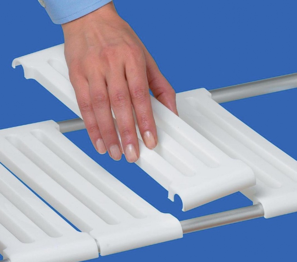 Hylla för under handfatet / diskbänken, UNDER SINK SHELF, 41 till 70 cm, Ljusgrå i gruppen Förvaring / Köksförvaring / Organisera köksskåp / Under diskbänksförvaring hos SmartaSaker.se (41176)