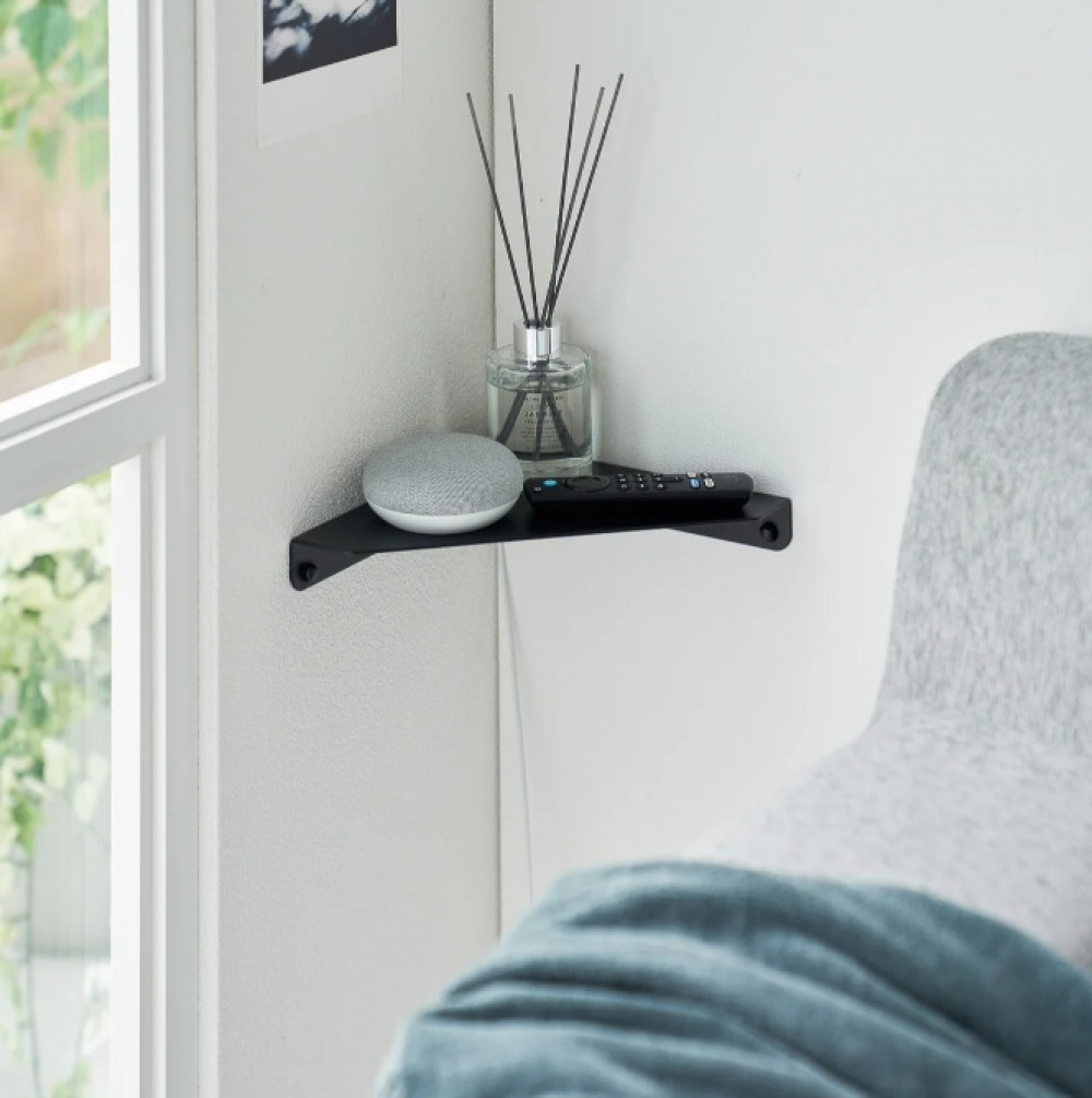 Hylla i metall, För hörn, TOWER CORNER SHELF, Yamazaki, Svart i gruppen Förvaring / Sovrumsförvaring hos SmartaSaker.se (41183)