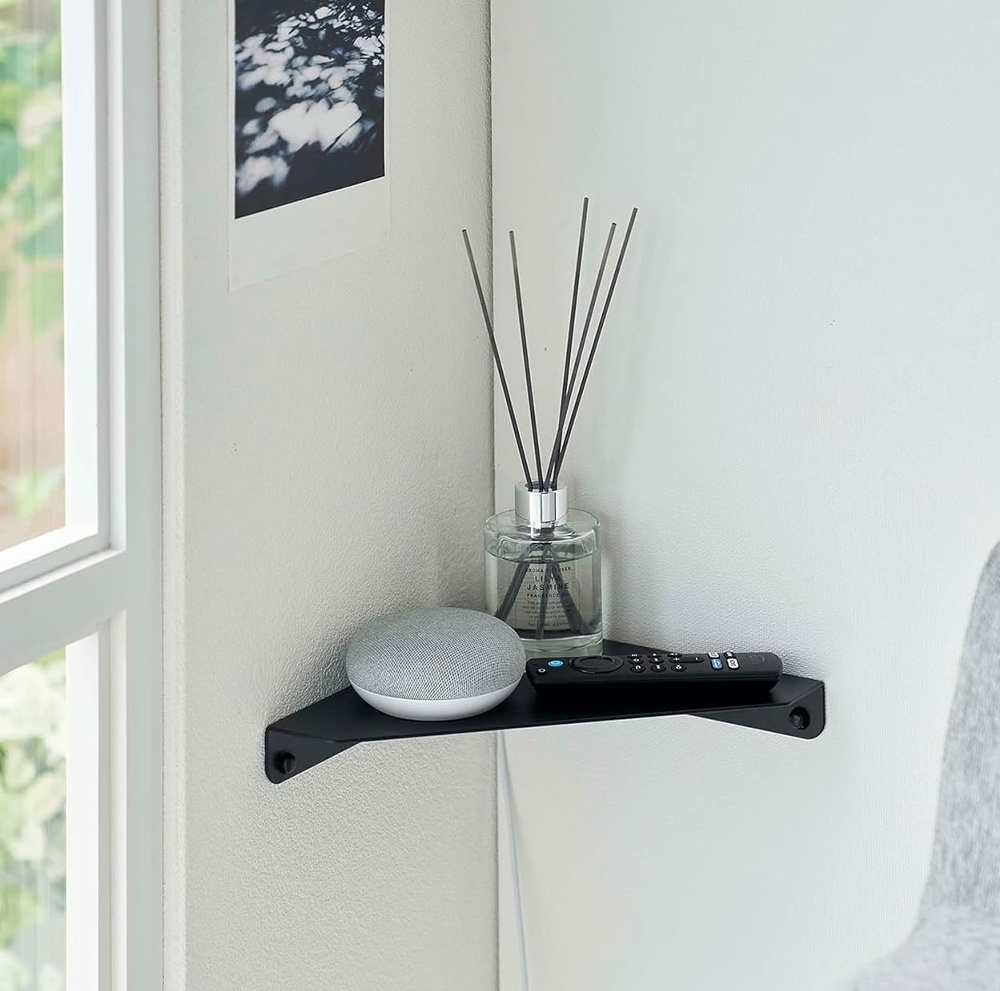 Hylla i metall, För hörn, TOWER CORNER SHELF, Yamazaki, Svart i gruppen Förvaring / Sovrumsförvaring hos SmartaSaker.se (41183)