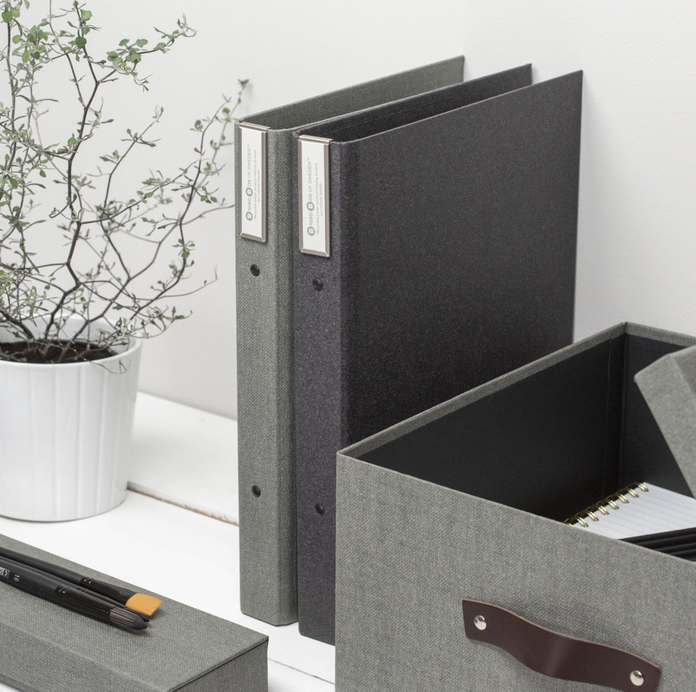 Hållare för etiketter i metall, 4 st, BIGSO VERTICAL LABEL HOLDER, 2,3 x H 6,8 cm, Soft gold i gruppen Förvaring / Magneter och självhäftande / Skyltar och etiketter hos SmartaSaker.se (41203)