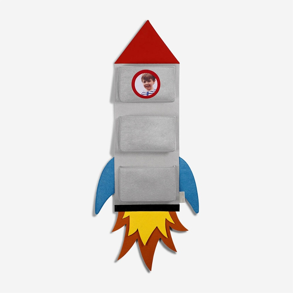 Hängande Förvaringsfickor, Rymdmotiv, ROCKET WALL POCKETS, 28 x H 85 cm, Grey i gruppen Förvaring / Barnrumsförvaring hos SmartaSaker.se (41272)