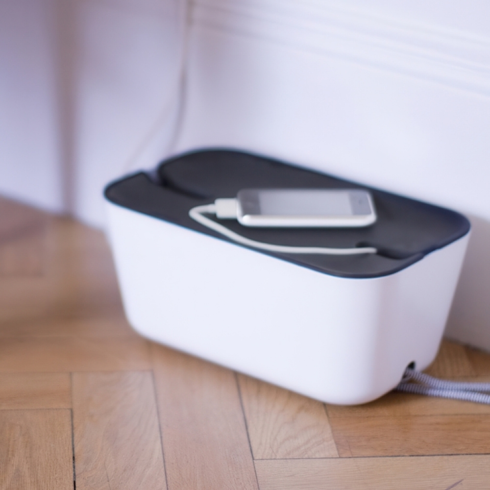 Kabelsamlare, BOSIGN MEDIUM CABLE ORGANISER, 30 x 18 x H 13,5 cm, Vit / Grå i gruppen Förvaring / Förvaringslådor hos SmartaSaker.se (41338)