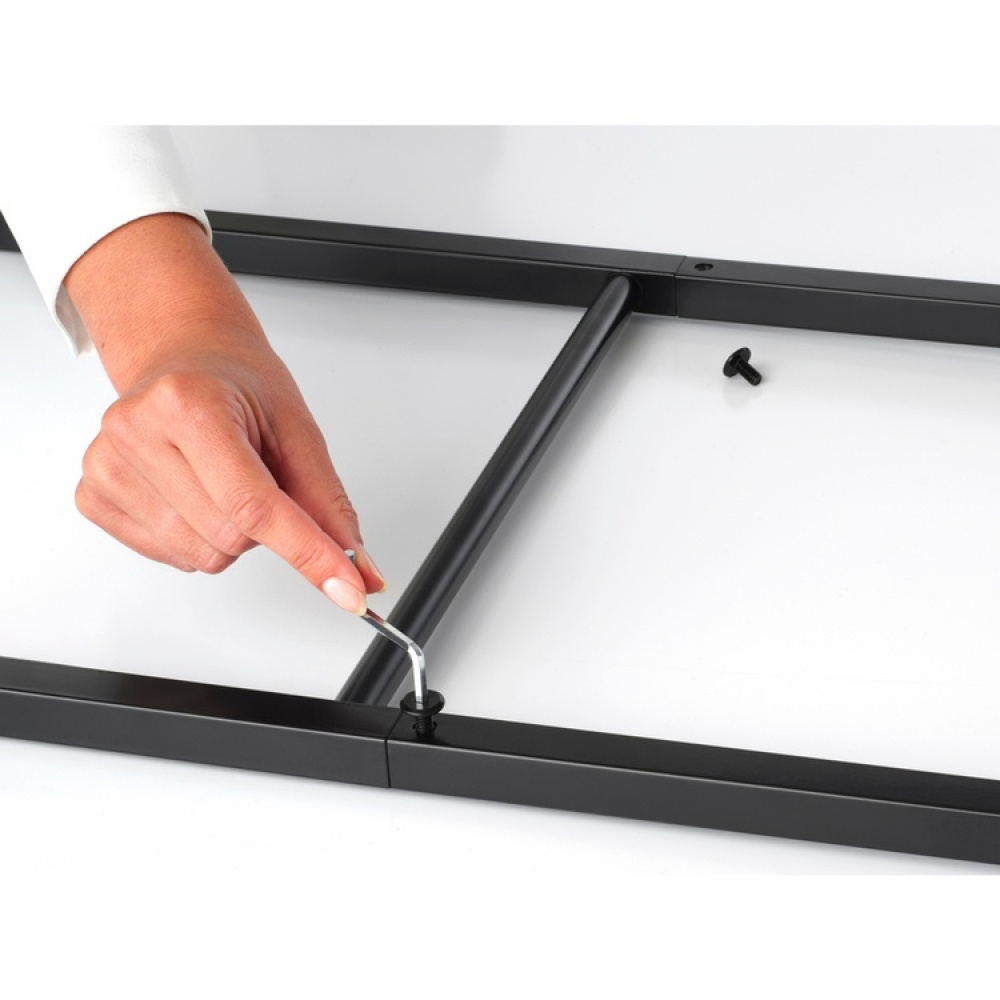 Klädställning att luta mot väggen, BRABANTIA LINN DRESSBOY, 38 x H 168 cm i gruppen Förvaring / Sovrumsförvaring / Klädställningar hos SmartaSaker.se (41376)