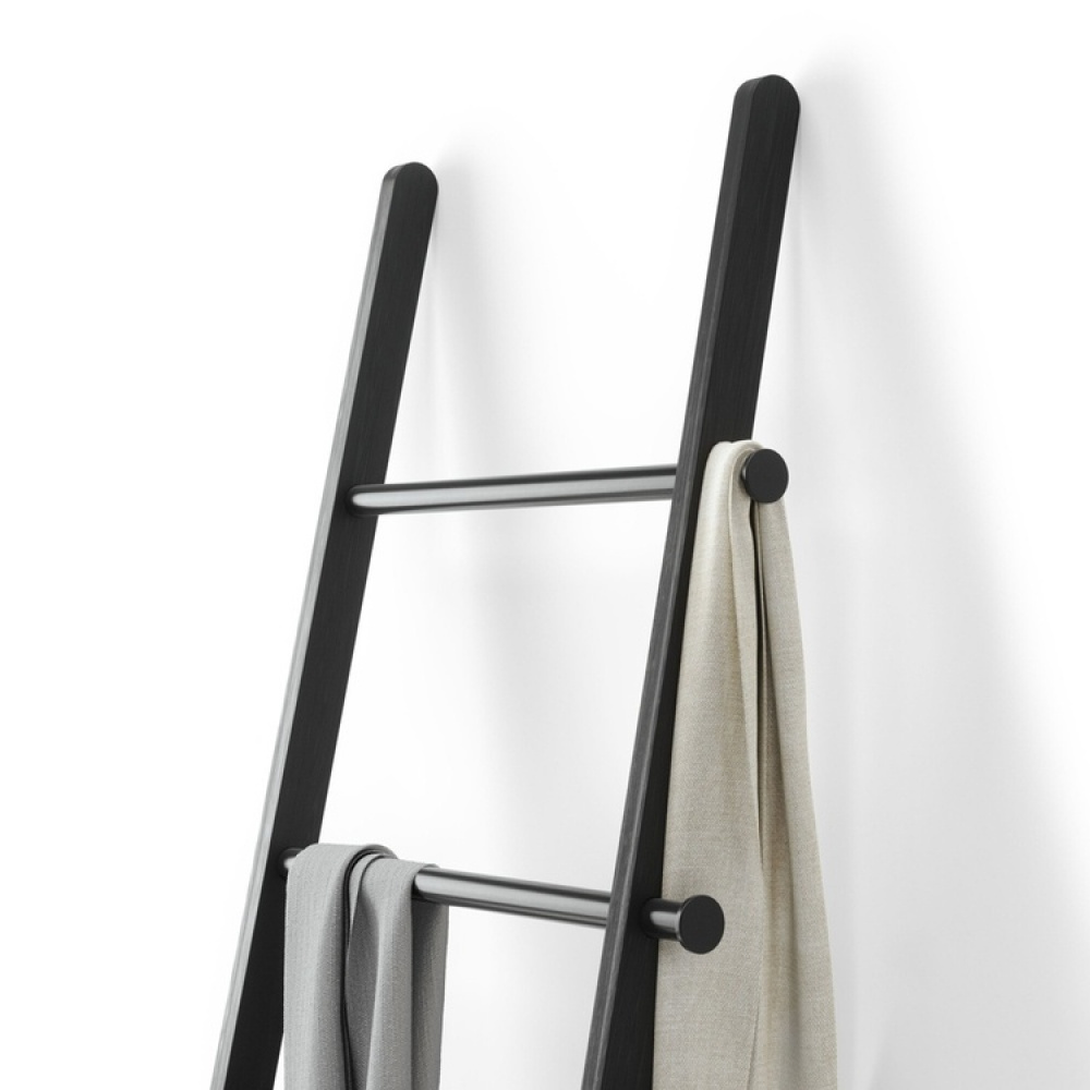 Klädställning att luta mot väggen, LEANA LADDER, 51 x H 152 cm, Umbra i gruppen Förvaring / Sovrumsförvaring / Klädställningar hos SmartaSaker.se (41377)
