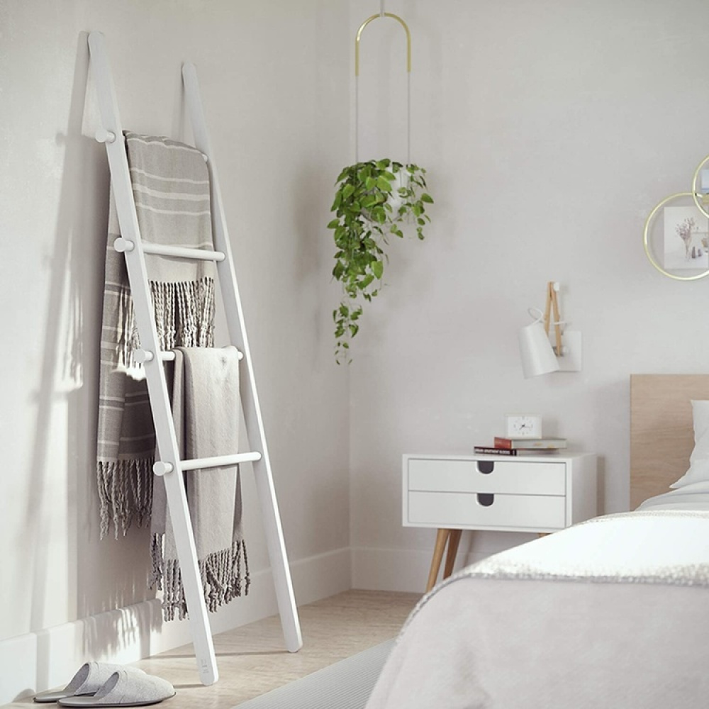 Klädställning att luta mot väggen, LEANA LADDER, 51 x H 152 cm, Umbra i gruppen Förvaring / Sovrumsförvaring / Klädställningar hos SmartaSaker.se (41377)