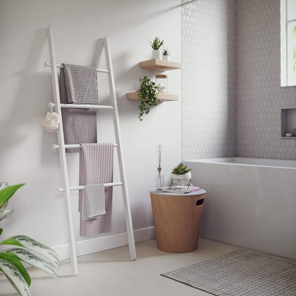 Klädställning att luta mot väggen, LEANA LADDER, 51 x H 152 cm, Umbra i gruppen Förvaring / Sovrumsförvaring / Klädställningar hos SmartaSaker.se (41377)