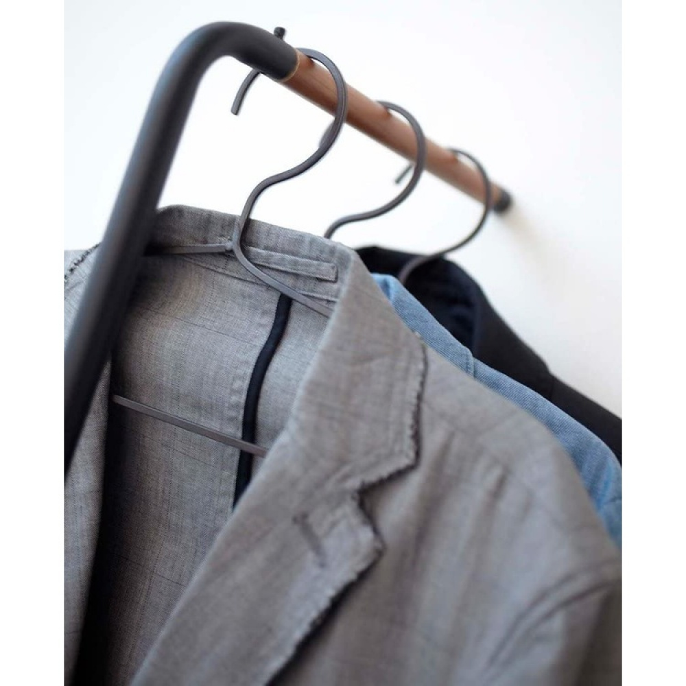 Klädställning att luta mot väggen, TOWER SLIM LEANING RACK Yamazaki i gruppen Förvaring / Sovrumsförvaring / Klädställningar hos SmartaSaker.se (41381)