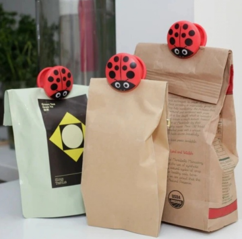 Klämmor, Nyckelpigor, 6 st, LADYBUG BAG CLIPS, Kikkerland, Röd / Svart i gruppen Förvaring / Köksförvaring hos SmartaSaker.se (41461)