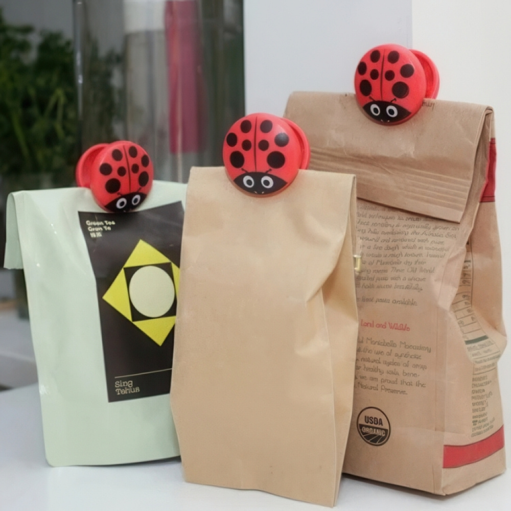 Klämmor, Nyckelpigor, 6 st, LADYBUG BAG CLIPS, Kikkerland, Röd / Svart i gruppen Förvaring / Köksförvaring hos SmartaSaker.se (41461)