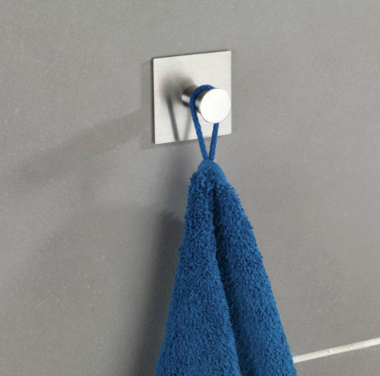 Krok / knopp, Självhäftande, Fyrkantig, ACCADIA cm, 5,5 x 5,5 cm, Matt Rostfritt stål i gruppen Förvaring / Magneter och självhäftande / Självhäftande krokar hos SmartaSaker.se (41508)