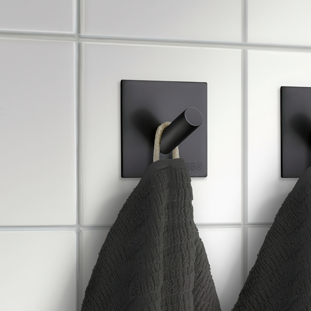Krok, Självhäftande, Fyrkantig, BESLAGSBODEN, 4,5 x 4,5 cm i gruppen Förvaring / Magneter och självhäftande / Självhäftande krokar hos SmartaSaker.se (41533)