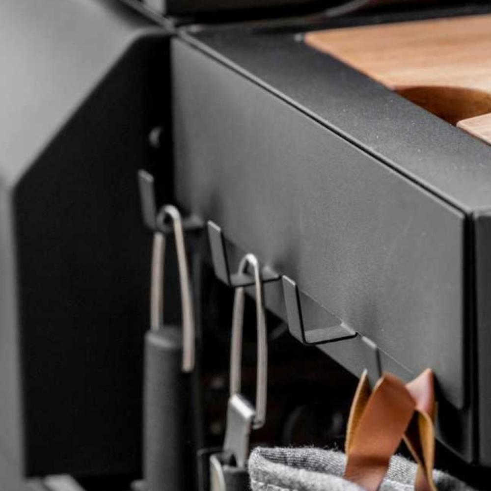 Kroklist, 4 krokar, Magnetisk / Självhäftande, BLACK HOOK RAIL, 30 x 2 x H 6,5, Svart i gruppen Förvaring / Magneter och självhäftande / Magnetkrokar hos SmartaSaker.se (41575)