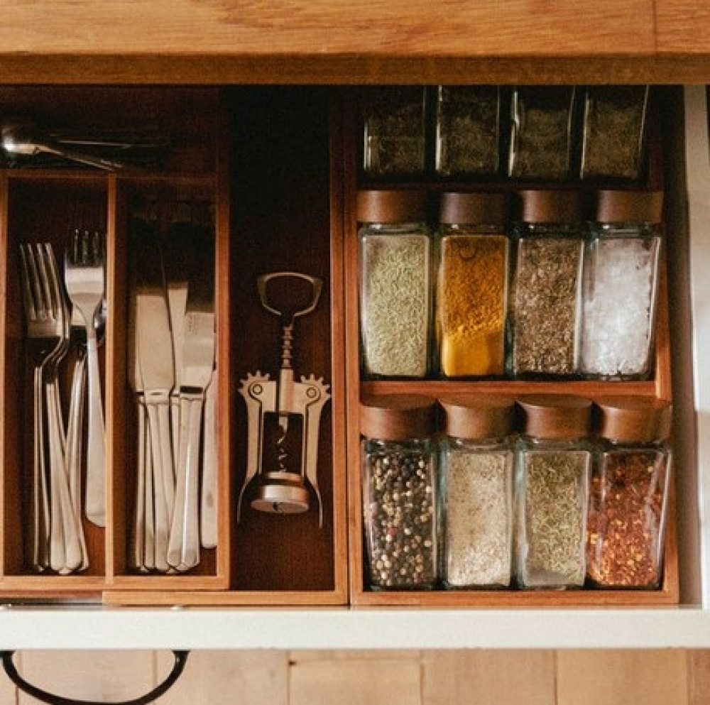 Kryddställ för låda, BAMBOO SPICE RACK, 20 x 38 x H 6 cm, Brun i gruppen Förvaring / Köksförvaring / Organisera köksskåp / Kryddställ hos SmartaSaker.se (41607)