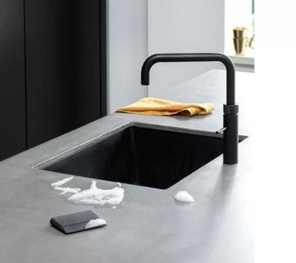 Liten skrapa, Silikon, DISH SQUEEGEE, 10,5 x 7,5 cm, Brabantia, Mörkgrå i gruppen Förvaring / Köksförvaring / Diskställ och diskbänk hos SmartaSaker.se (41653)