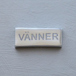 Liten skylt, VÄNNER, 5 x H 2 cm, Exmez, silver Liten skylt, VÄNNER, 5 x H 2 cm, Exmez, silver