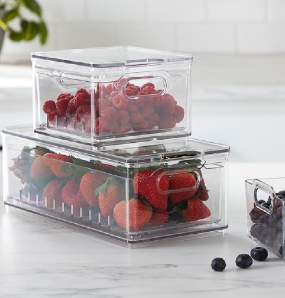 Låda för kylen, med lock och durkslag, THE HOME EDIT LARGE BERRY BIN, 15,2 x 30,5 x H10,8 cm, Transparent i gruppen Förvaring / Köksförvaring / Kylskåpsförvaring hos SmartaSaker.se (41751)