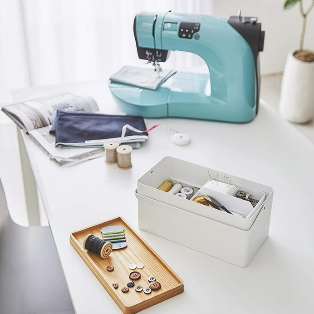 Låda för Sybehör i metall, TOWER SYSKRIN, 27 x 14 x H 13,5 cm, Vit / Trä i gruppen Förvaring / Sovrumsförvaring / Smyckesförvaring hos SmartaSaker.se (41768)