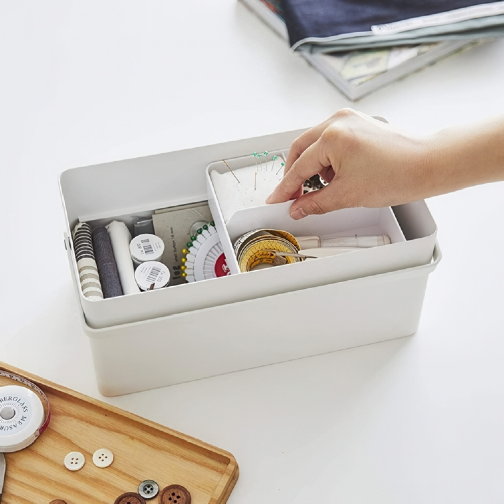 Låda för Sybehör i metall, TOWER SYSKRIN, 27 x 14 x H 13,5 cm, Vit / Trä i gruppen Förvaring / Sovrumsförvaring / Smyckesförvaring hos SmartaSaker.se (41768)
