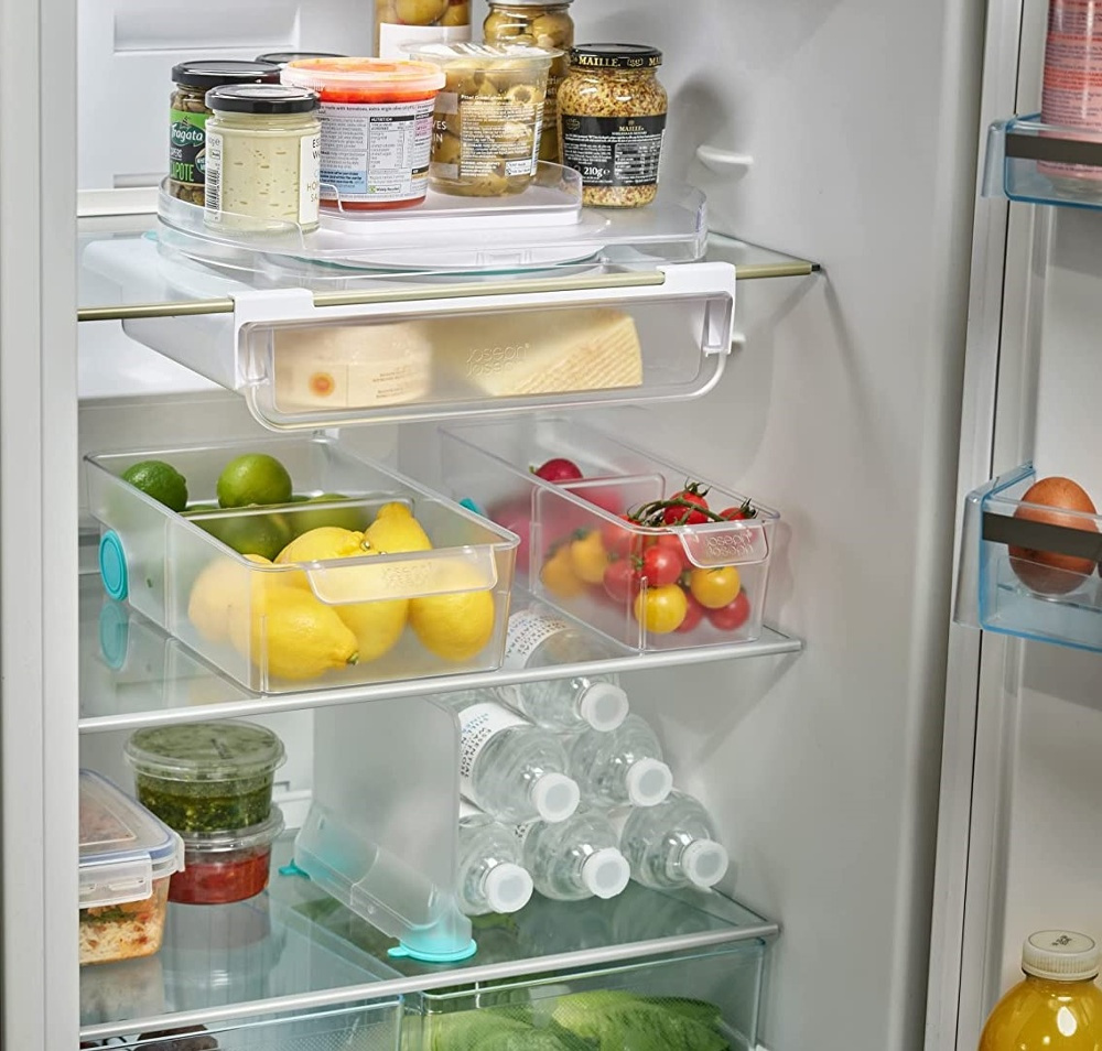 Låda med hjul, JOSEPH JOSEPH COMPACT STORAGE BIN, 10,4 x 30,8 x H 8,5 cm, Transparent i gruppen Förvaring / Köksförvaring / Kylskåpsförvaring hos SmartaSaker.se (41798)