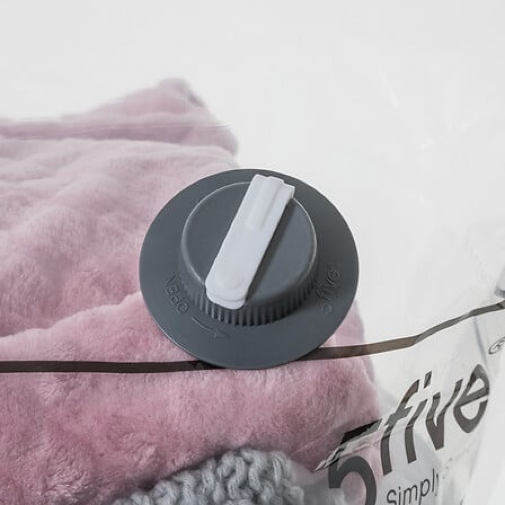 Låda med vakuumpåse, SMALL AIR STORE UNDER BED, 60 x 45 x H 15 cm, Mörkgrå i gruppen Förvaring / Garderobsförvaring / Vakuumförvaring / Lådor med vakuumpåsar hos SmartaSaker.se (41822)