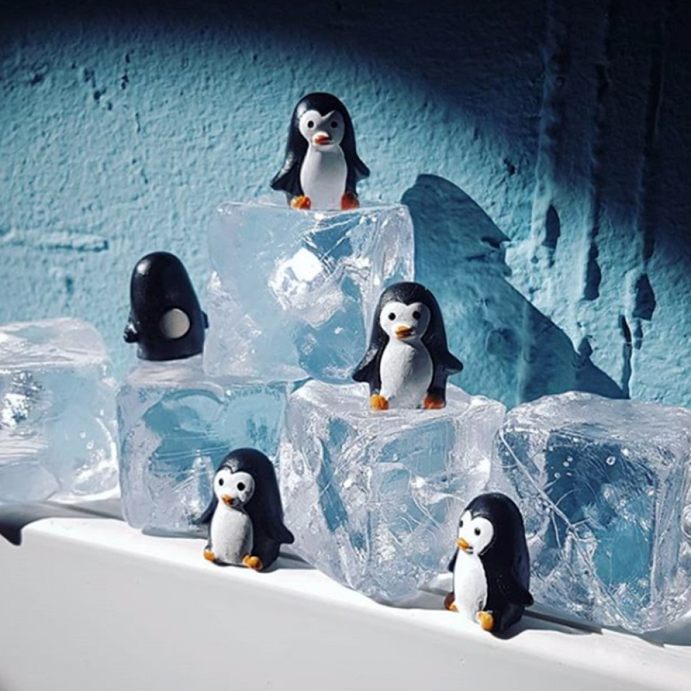 Magneter i form av pingviner, PINGU, 6 st, Svart / Vit i gruppen Förvaring / Magneter och självhäftande hos SmartaSaker.se (41976)