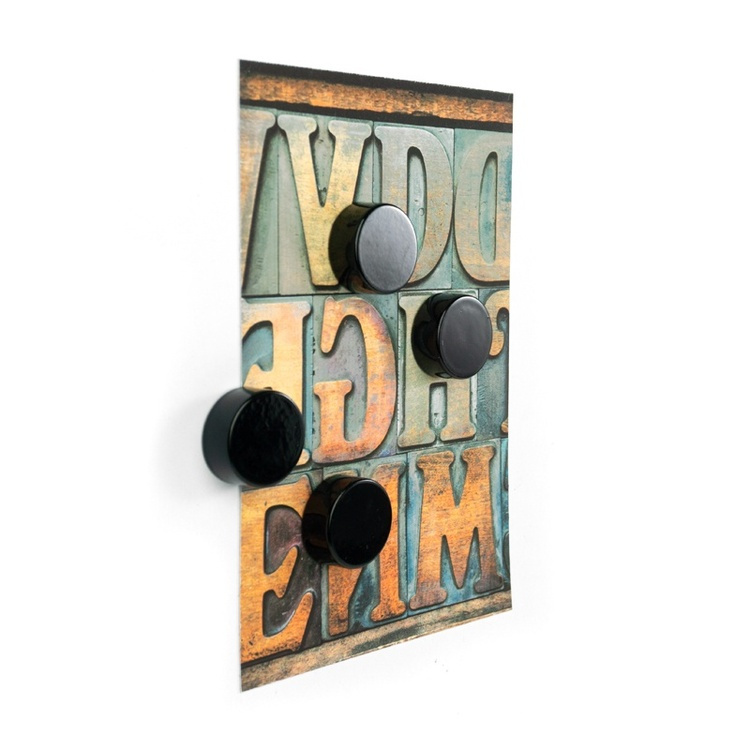 Magneter i metall, Extra starka , 4 st, BLACK MAGNETS, Ø 2,3 cm x H 0,9 cm, Svarta i gruppen Förvaring / Magneter och självhäftande / Starka magneter hos SmartaSaker.se (41985)